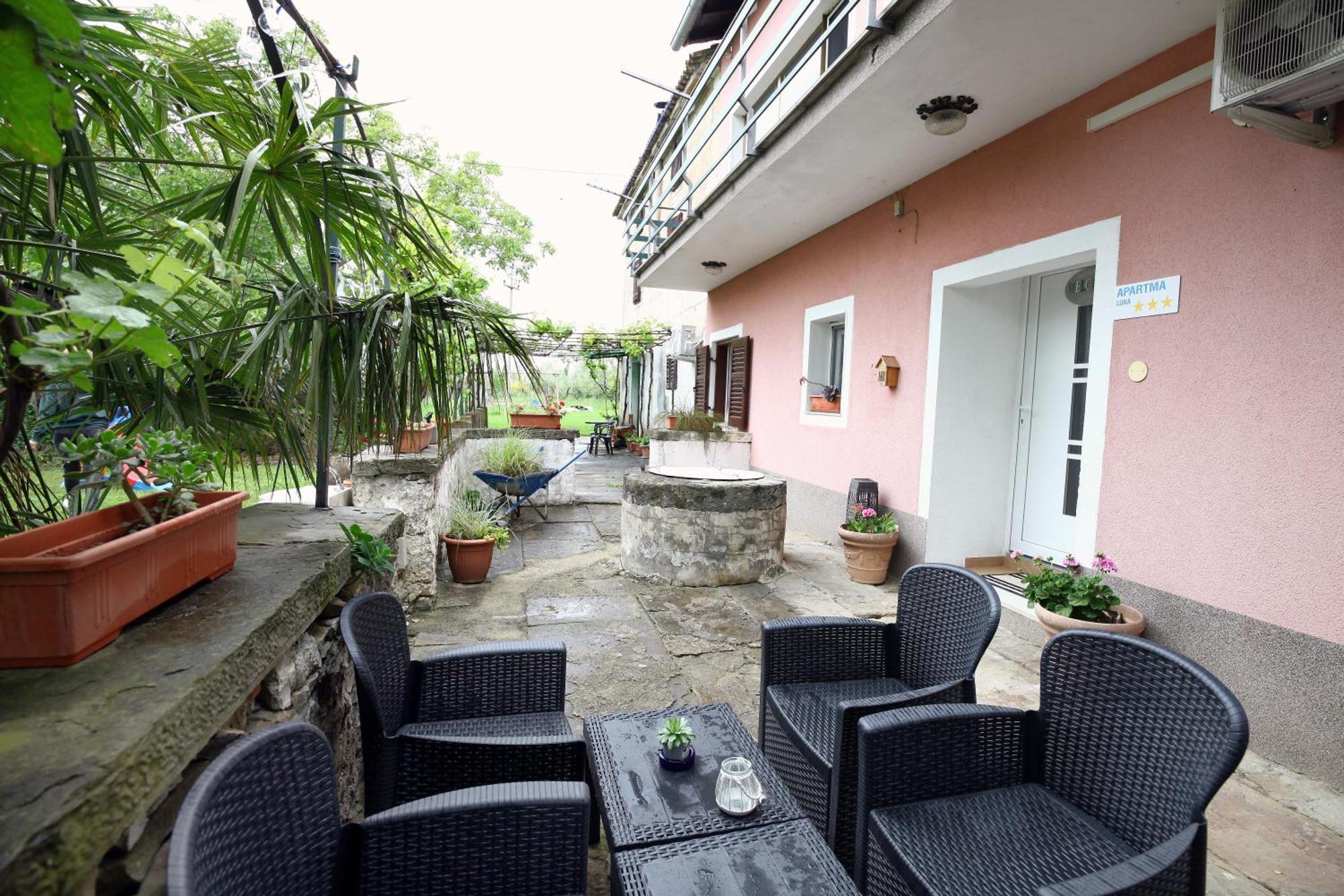 Luna Ankaran Exterior photo